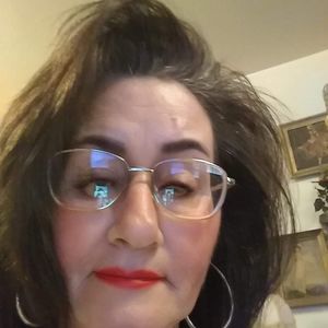 Meet your Posher, Dinah